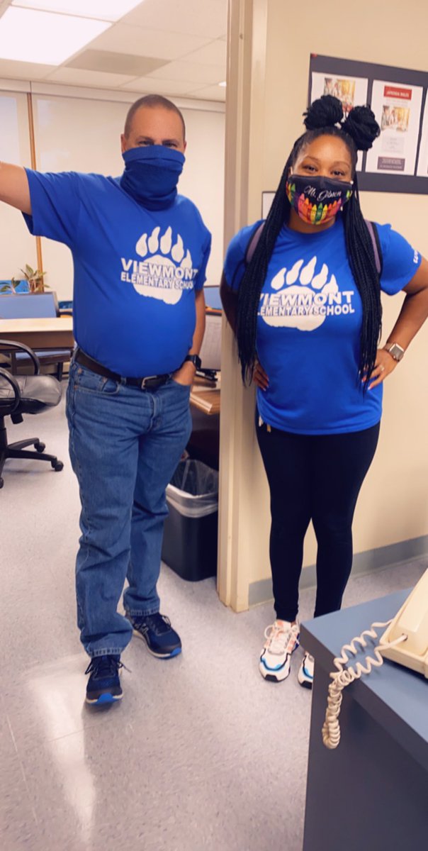 AnyeaGibson's tweet photo. Great minds think alike!! #twinning #bestprincipal #vmt #hpstoy https://t.co/iSeZkVbJ1l