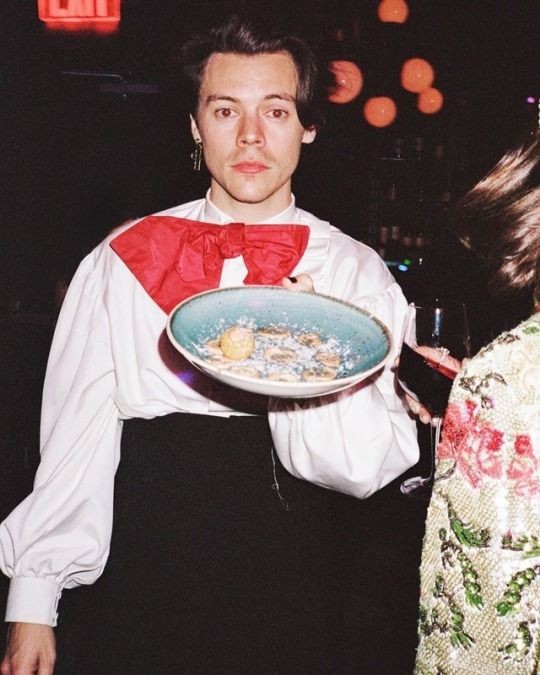 harry styles at the 2019 met gala afterparty—a thread