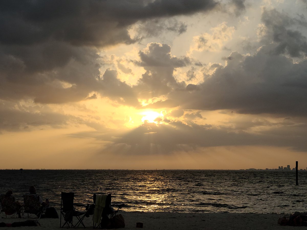 cwaller83's tweet photo. Night #2 southern sunsets, Anniversary weekend #Florida @RWaller27 https://t.co/IIGZv5iVKu