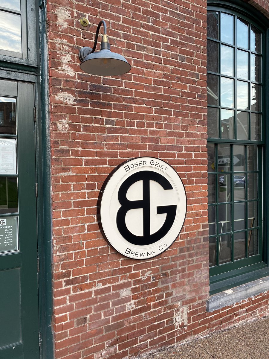colindoEM's tweet photo. Date night in Easton. Dinner at @2riversbrew and ice cream at @owowcowcreamery. Great hand-made ice cream and supports local agriculture. #simonsilkmill is such a cool spot! @StLukesEM https://t.co/1b2LRX1Kes