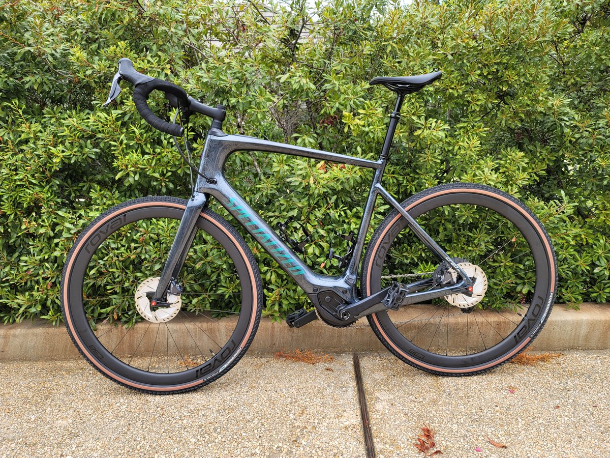 manuginobili's tweet photo. Thanks @IamSpecialized and my friends @ #BicycleHeaven SA for this awesome gift! I've been riding their bikes for a while now and I'm thrilled to try this beauty out! 🚴‍♂️🥰🙏 https://t.co/ob9VR0Xr3j