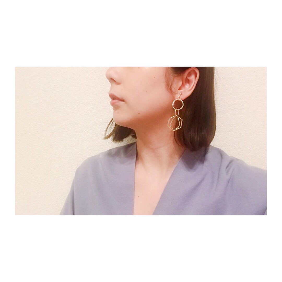 fruitfully_2020's tweet photo. 今日はブルーグレーの少し大人めワンピースにゴールドパーツのイヤリング✨パールがついているので、お上品に見えます♫
《 gold ringのピアスorイヤリング 》
#fruitfully #ハンドメイドアクセサリー #ハンドメイドイヤリング #おしゃれな人と繋がりたい #かわいい💕 #wear #今日のコーデ https://t.co/QQngd9mlwD