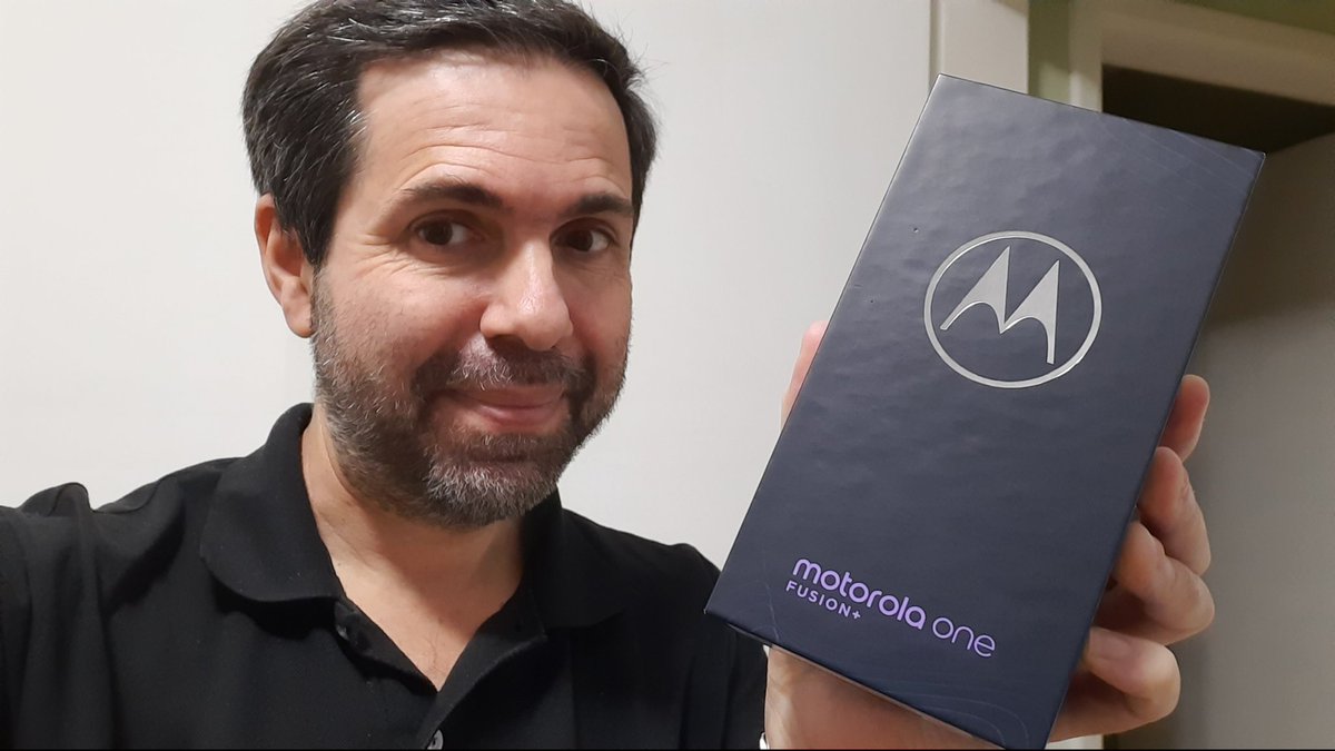 Linuxbrs1's tweet photo. Olha essa fera da @MotorolaBR que também chegou para vídeos.
#hellomoto
#motorolaonefusionplus
#motorola
#linuxbrs https://t.co/lBnKMjQ35e