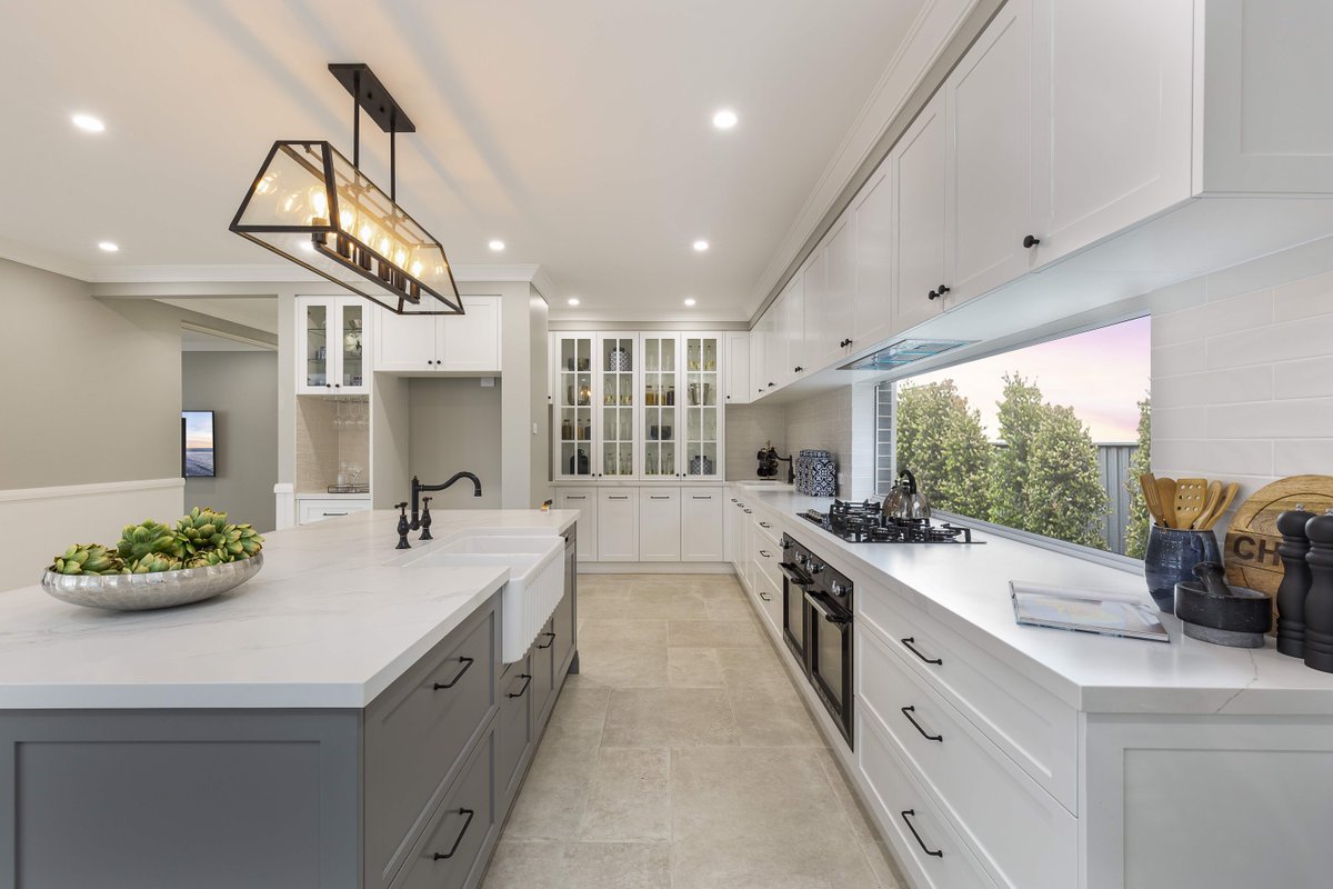 edenbraehomes's tweet photo. INTERIOR THEME: There are various ways to interpret the Hampton’s style, however the “Suburban Hamptons” theme came to life within the Forsyth 33 (Personal Ensuite Option) home design aligning with a more suburban streetscape.

More Info: https://t.co/v3Wcosn1yc https://t.co/X2mzVo4nuF