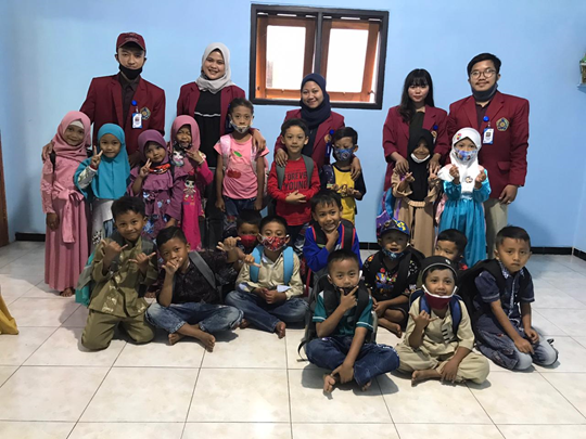 JatiPmm's tweet photo. Pada Hari ke-13 diadakan penutupan pelaksanaan bimbingan belajar yang sudah kami lakukan selama 6  hari dihitung dari proses pembukaan sampai dengan proses penutupan yang dihadiri oleh 19 siswa SDN GunungJati 3.
@RZLf4ris #dppmumm #pmmgunungjati #universitasmuhammadiyahmalang https://t.co/AGEW3yxvIM