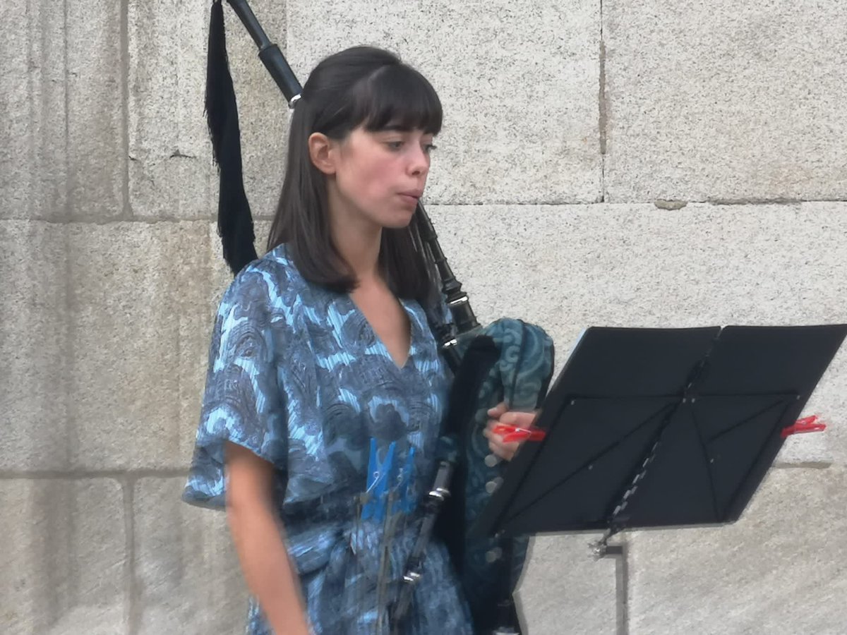 vicedepulugo's tweet photo. No concerto de @lucusensemble na Praza de San Marcos. Que alegría ver as rúas cheas de #cultura https://t.co/53jBRehcYC