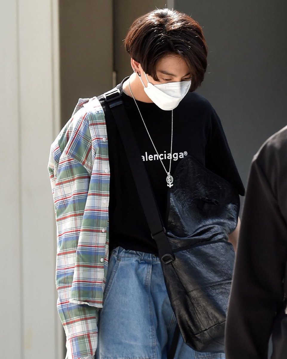 KookNourane's tweet photo. Jungkook looks omg 
@BTS_twt https://t.co/Lk0AIILPw8