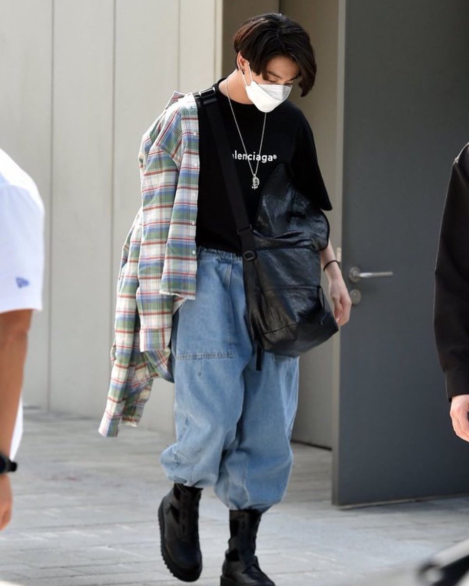 KookNourane's tweet photo. Jungkook looks omg 
@BTS_twt https://t.co/Lk0AIILPw8