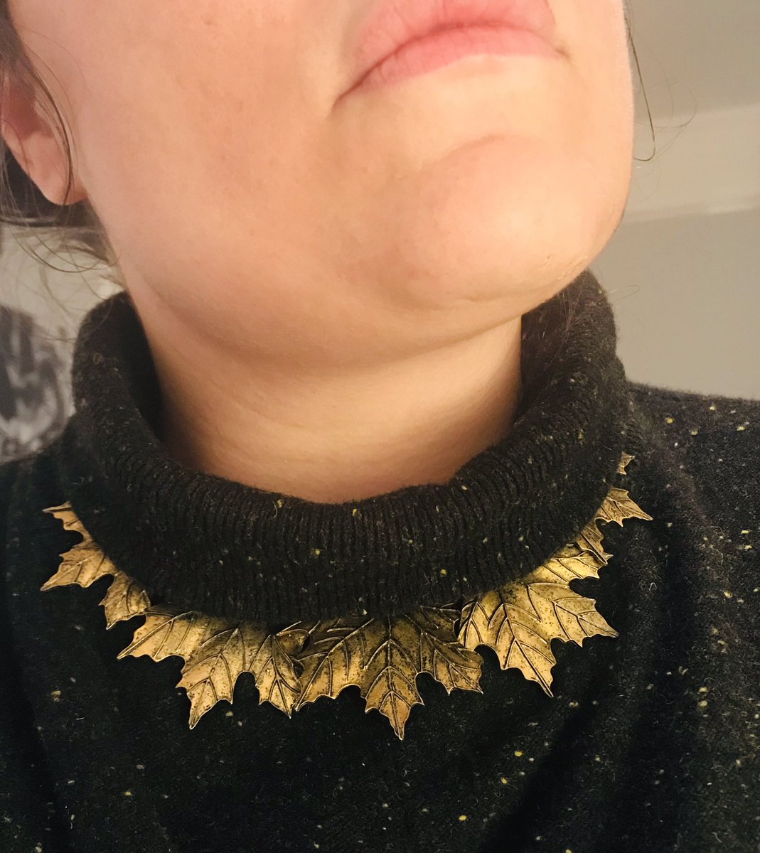 Let’s look at overdramatic gold tone collar pieces! It is not essential for any of these to be worn over roll neck jumpers, but I just happen to like the way it looks.