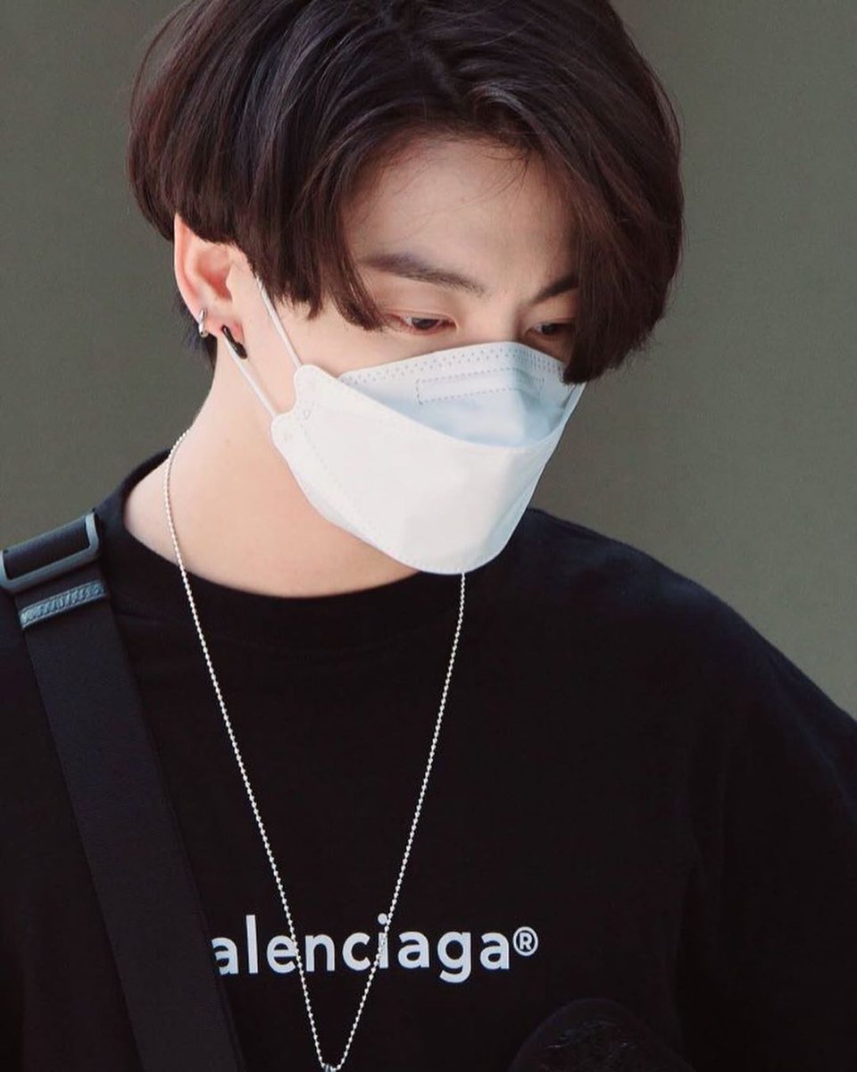 KookNourane's tweet photo. Jungkook looks omg 
@BTS_twt https://t.co/Lk0AIILPw8