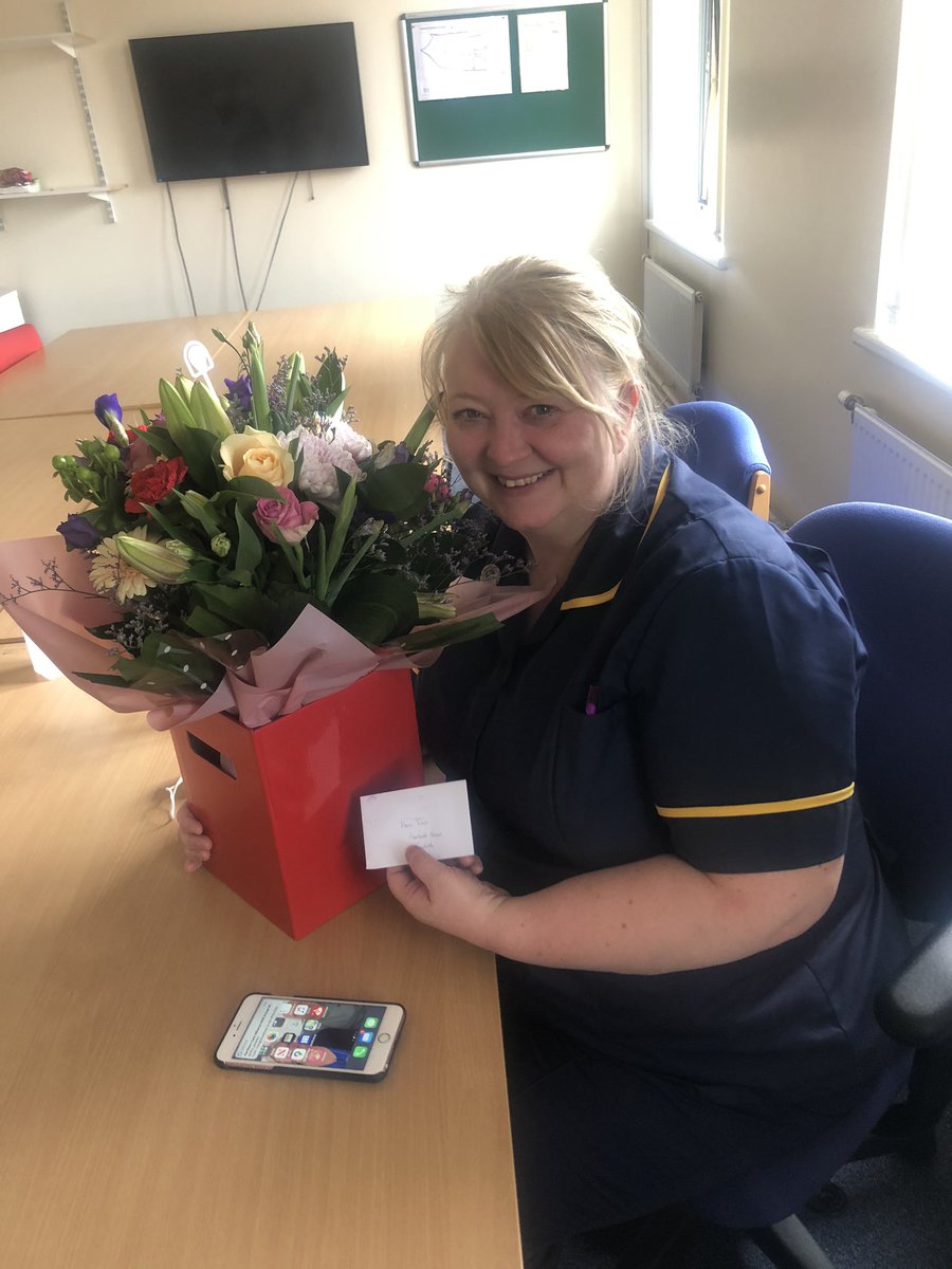The fabulous lead nurse <a href="/TownPamela/">Pamela Town</a> with her gorgeous flowers from <a href="/ChrisLomax17/">Chris Lomax</a> for being Fairfield’s Chief Organiser 🥳💜