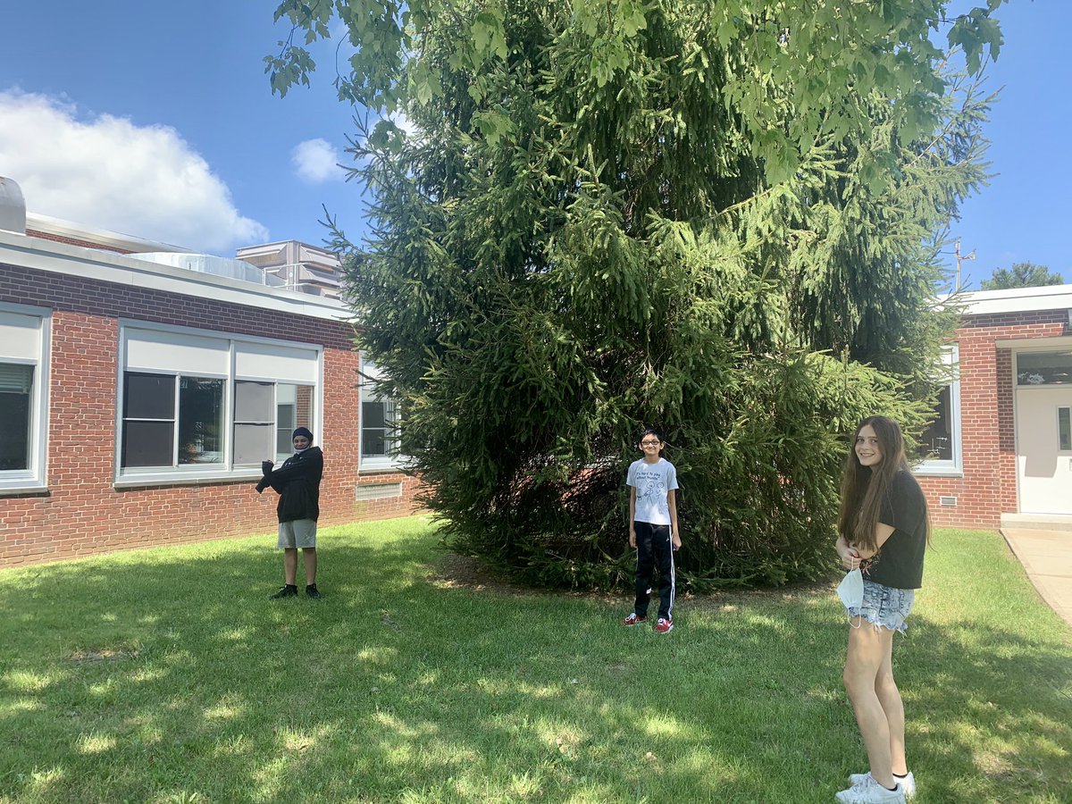 Staying #sociallydistant while going outside to practice our #observationskills with a mask break thrown in! @_ChadGleason @JerichoUFSD @CummingsJericho @JerichoMS @jmsTeam8A