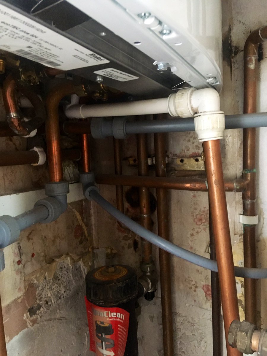 SwannPlumbing's tweet photo. Horror show! Where do we start?! Rip out seems best bet. π«π₯΄ #whitstable #lashup # https://t.co/stoXhYXYLp