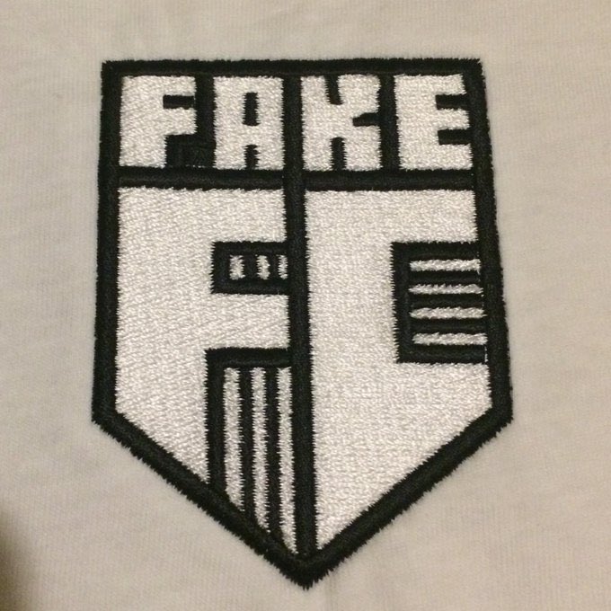 Kitkingdom83's tweet photo. Almost forgot about this brilliant #FaceMask sent over from @footballkitbox 📸👉🏼😷 I love it! #FakeFC with a mash up of colours & kit designs, the only fakes I can put up with. Thanks guys! It’s a corker. 🙌🏼 #Footballkitbox #Cheers https://t.co/IQEJmukpH8
