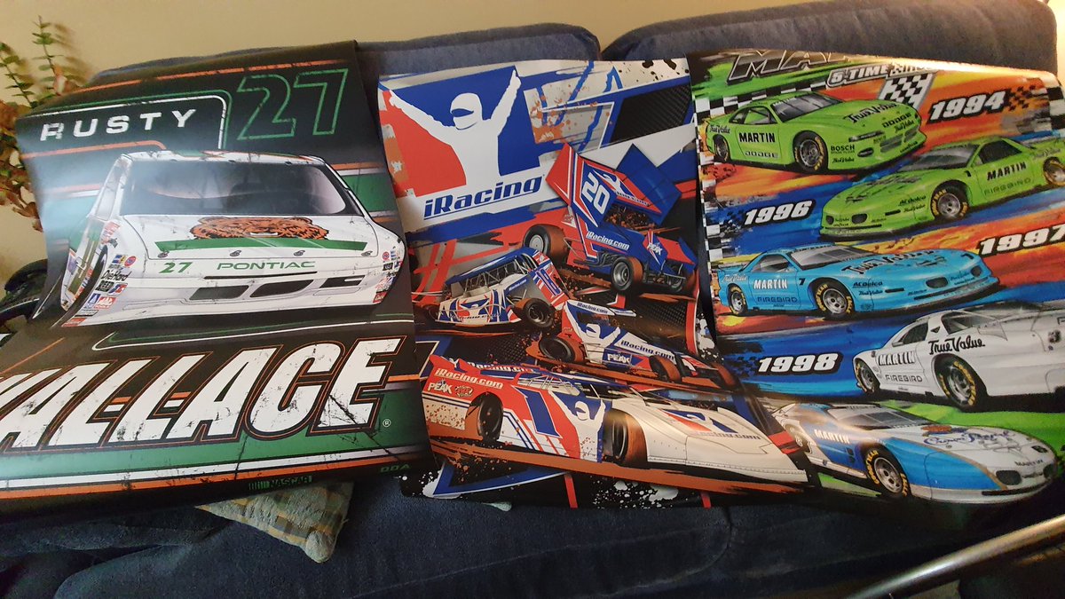 Fox8765819039's tweet photo. #posters de #iracing recien llegados de #EEUU. https://t.co/WIAUm9rEdw
