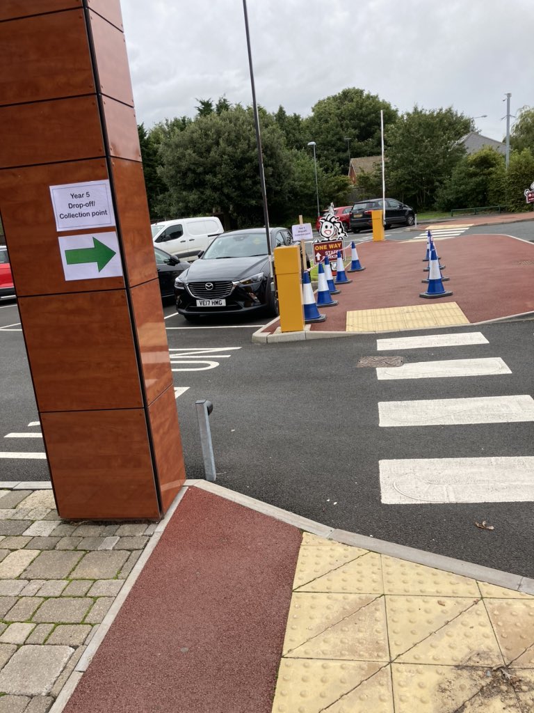FibParkAcademy's tweet photo. We can’t wait to welcome the children back to school on Monday! Please arrive BETWEEN 8:35am and 8:55am. Staff will be available to direct you. 
Reception/Year 1, 2 &amp; 3: Main gate
Year 4: Side gate
Year 5: Drop off area outside Yr5 doors
Year 6: Drop off outside Yr 6 entrance https://t.co/mALI66lnR0