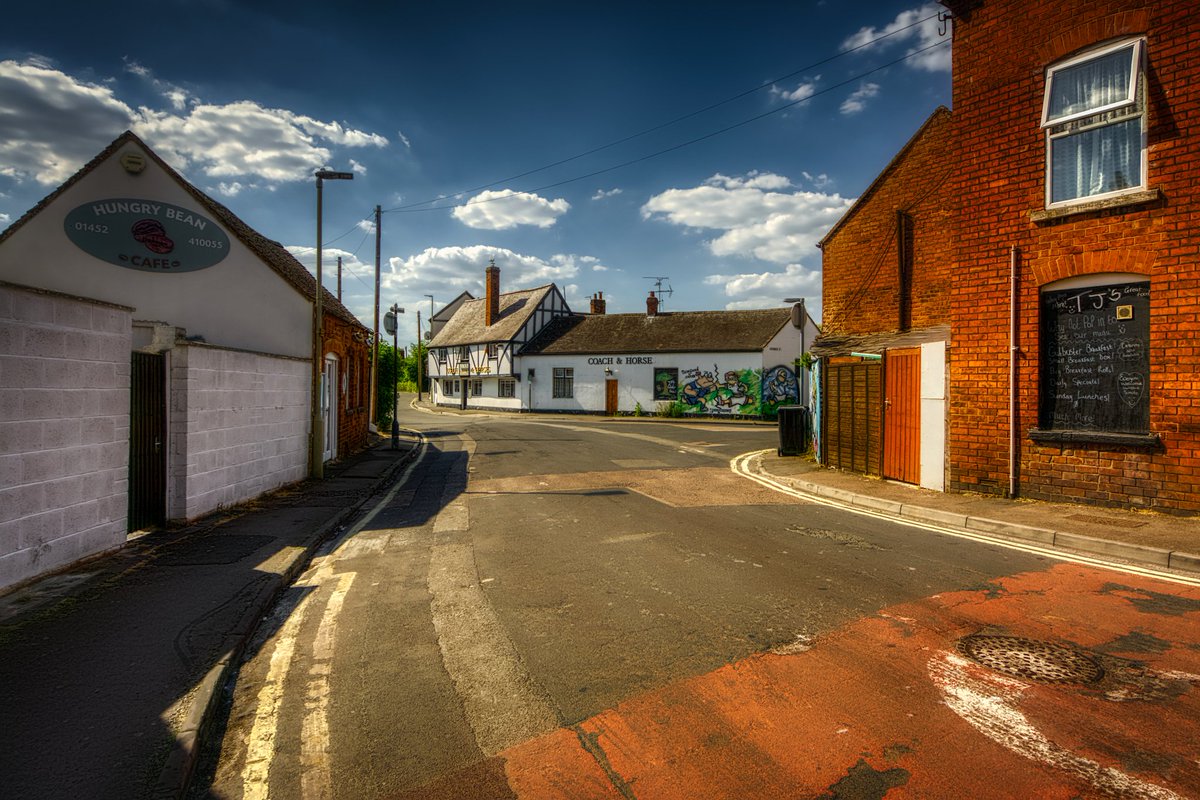 12/12 This one I added myselfFrom c.1181 Alvin Gate stood somewhere near today's Coach & Horses (itself an early 16th-century building) at the top of Hare Lane as one of the main entrances to the city. It was destroyed by Royalist artillery during the siege of Gloucester in 1643