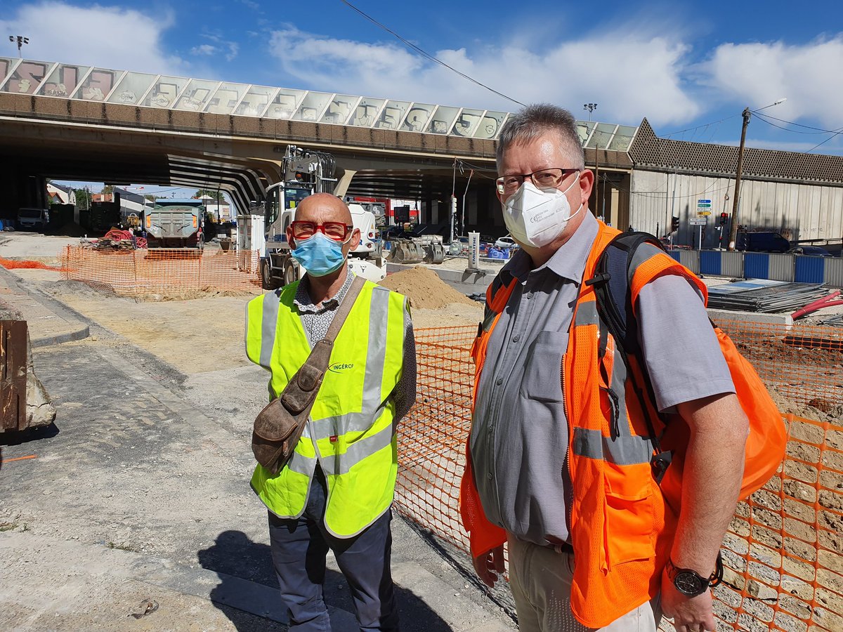 ProbstLaurent's tweet photo. Les travaux du #Tram9 entre Paris Porte de Choisy et Orly accélèrent ! Merci aux équipes d'@IDFmobilites (maître d'ouvrage), de #Transamo (MO délégué), et de @GroupeIngerop, @Groupesetec ITS, Richez Associés (maîtres d'oeuvre) pour leur énorme travail. https://t.co/Za4jJta9xh