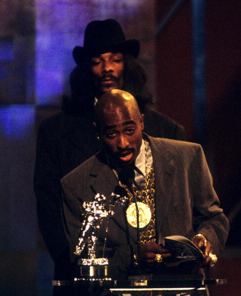 XXL's tweet photo. Tupac and Snoop Dogg at the VMAs on this date in 1996 https://t.co/T38goNSvYu