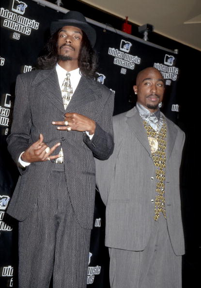 XXL's tweet photo. Tupac and Snoop Dogg at the VMAs on this date in 1996 https://t.co/T38goNSvYu