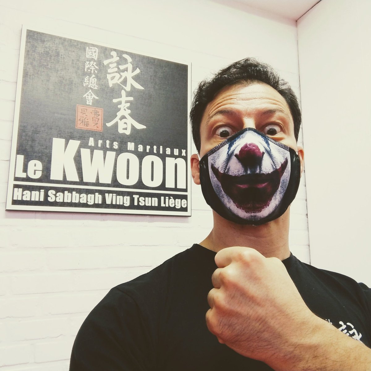 KwoonLiege's tweet photo. Il paraît que toutes les occasions sont bonnes pour sourire... 

Le Kwoon, un poing c'est tout. 

Rejoignez-nous !
👉 https://t.co/g9z4xCaNkg  

#KwoonLiege #UnPoingCestTout  #VingTsun #Liège #Belgique https://t.co/ayAMECcJaD