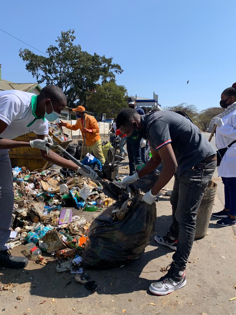 AyiccZim's tweet photo. To us its more than just taking pictures actual work on the ground.
Let this be the beginning of sustainable solutions to #waste we can do more

#fridaycleanup https://t.co/4DSlmQc2ae