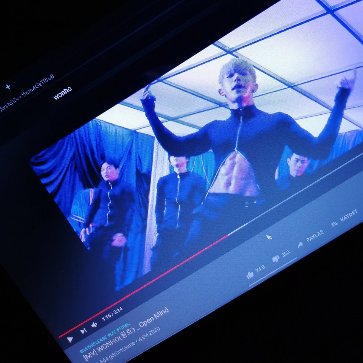 mattbeoldvan's tweet photo. wonho - open mind
SARİSİN WONHO BANA HER SEYİ YAPABİLİR. ACİMASİ YOK BU HERİFŞN KAFAYİ SİYİRMAK UZEREYİM. ne olursa olsun her zaman wonhoya cok asik kalacagim sanirim.. objektif baktigimda sarki boyle taemin tarzi gibi ve ben o tarza sahsen bitiyorum wonhoya ayri bitiyorum tskler https://t.co/YBMcNLnhbs