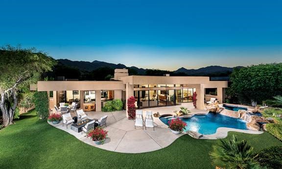 A peaceful, easy, feeling offered in this desert retreat 🌴🌞⛳  Find out more: ow.ly/81jh50ATEda

#BIGHORNIsAllWeDo #BIGHORNGolfClub
#LuxuryLifestyle #PalmDesert