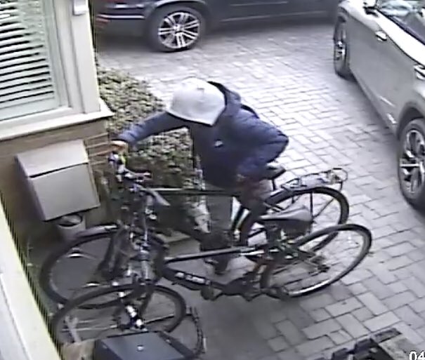 samonga1's tweet image. @RichmondCycling my bike got stolen today at 2:56 pm from Richmond park road , East Sheen by two teenagers. They have been recorded by Sam’s Chiken CCTV earlier