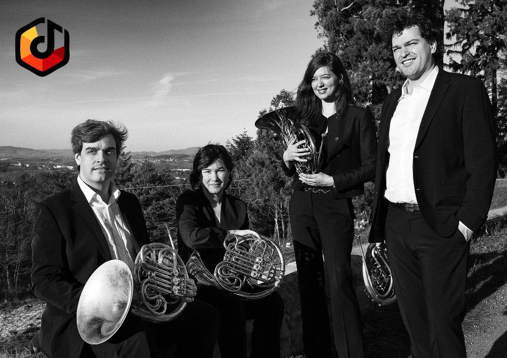 MusicArtistes1's tweet photo. @MusicaJob Avec Music@Artistes Tout le talent du soliste international David Guerrier se diffuse dans cette sorte d'union sacrée qu'est son Quatuor de Cors. Retrouvez le Quatuor David Guerrier ici pour découvrir l'étendue de leur univers plein de charme. https://t.co/hzTH8MEr5h https://t.co/nK2c0UKBTt