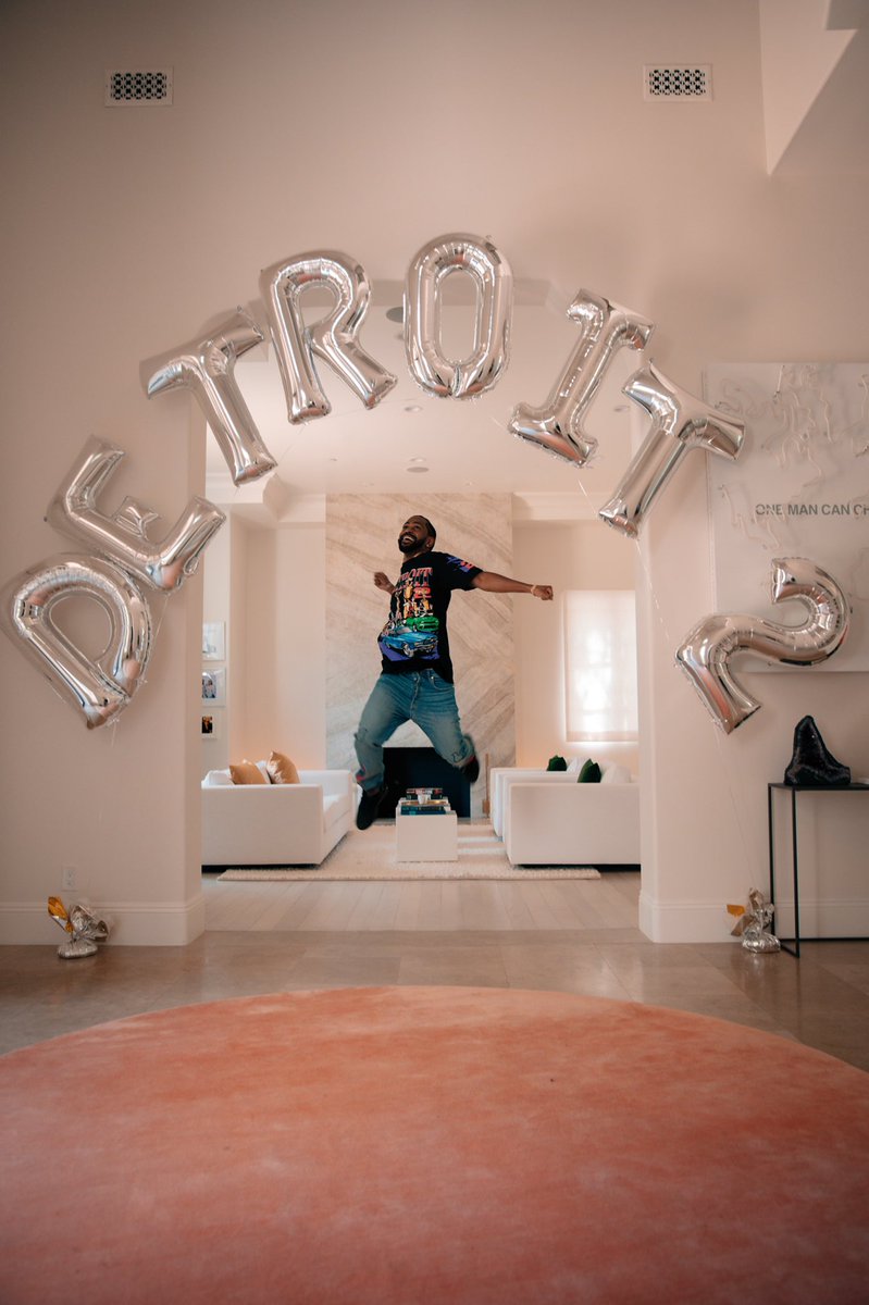BigSean's tweet photo. Let’s fuckin goooo!! #DETROIT2 https://t.co/Ttn2aRWcfS