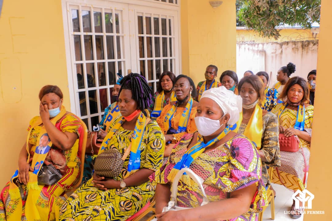 LiguePprd's tweet photo. MABUNDA réarme moralement les presidentes communales  de Tshangu.

Ce vendredi 4sept 2020, la présidente nationale de la ligue des femmes du pprd a échangé au siège national situé au quartier beau vent sur les stratégies de redéploiement dans les avenues et quartiers de Maluku, https://t.co/O7pntdLAqI