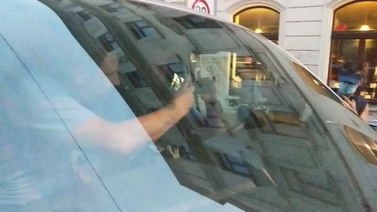 SDemokratie's tweet photo. Polizei in #Dresden filmt Demonstranten bei der Kundgebung gegen Polizeikontrollen und Polizeigewalt. #copwatchdd #polizei https://t.co/vIqCHndXRZ