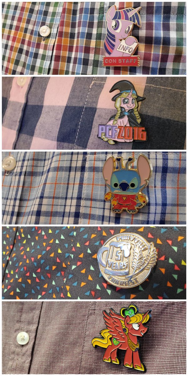 TekCharlie's tweet photo. #ThisWeekInPins
M: Staffer Pony Con Badge by @TransformARTive
Tu: Caramel Malt from #PCF2016
W: Loungefly Funko Pop! - Stitch in Alien Suit
Th: @PonyCiderfest 5-Year Pin by @SweetCreamArts
F: Princess Big Mac (2016) from @ActorPeterNew (unsure of artist) https://t.co/on72xVBQQi