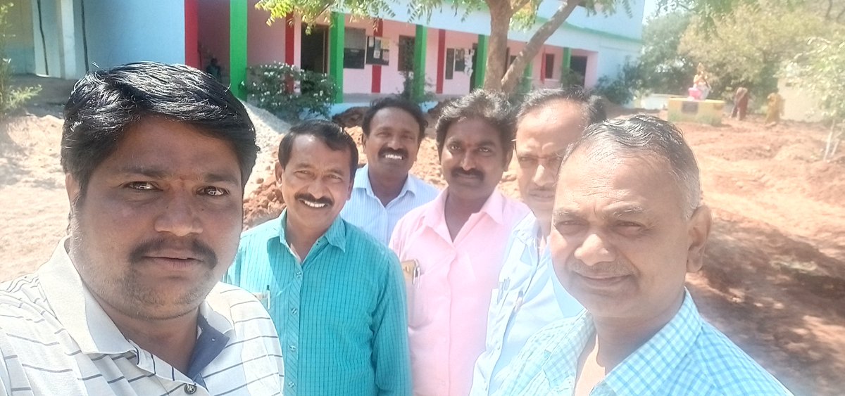 RAVIKANTHPANDI2's tweet photo. రా���న్నా సిరిసిల్లా జిల్లా ఉపాద్యాయులOదరికి ఉపాద్యాయ దినోత్సవ శుభాకాంక్షలు నామాపూర్ ZPHS స్కూల్ ఛైర్మన్ పందిర్ల రవికాOత్ గౌడ్ https://t.co/favfvsOaYA