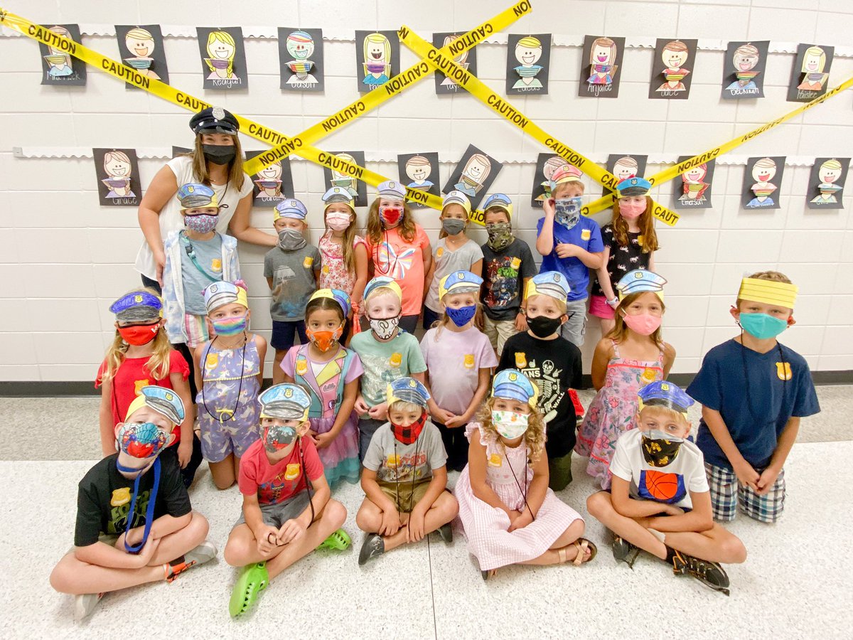 mrsamock's tweet photo. These sentence cops have officially earned their badge! We had so much fun today reviewing our new reading, writing, and math skills. These kiddos make their teacher proud!🤩👮🏻 https://t.co/9VjyL0cLl2