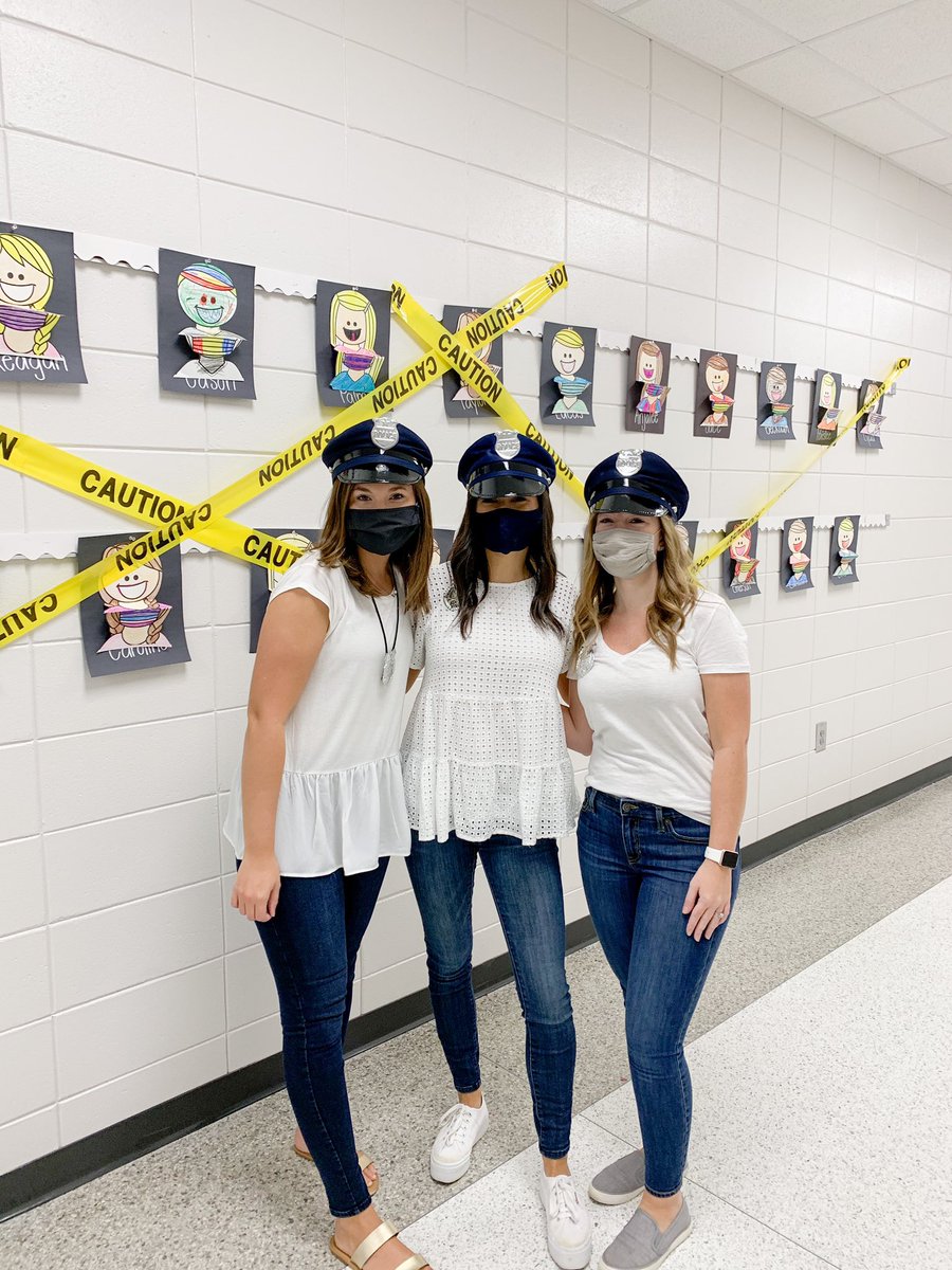 mrsamock's tweet photo. These sentence cops have officially earned their badge! We had so much fun today reviewing our new reading, writing, and math skills. These kiddos make their teacher proud!🤩👮🏻 https://t.co/9VjyL0cLl2