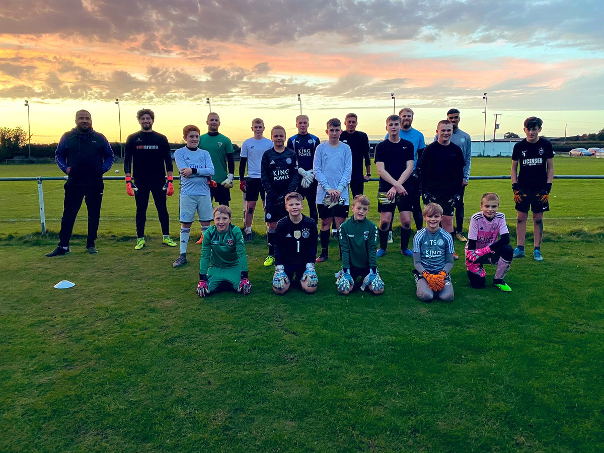 Group two from tonight <a href="/Aclassgk/">A-Class Goalkeeper Coaching</a> great to see the seniors on show aswell whilst the ydp ranges train Next to them 🧤#gkunion #leicester #leicestershire #goalkeepertraining #goalkeepersaves #goalkeeperlife #goalkeepers #leicestermercury #footballdrills #premierleague #efl