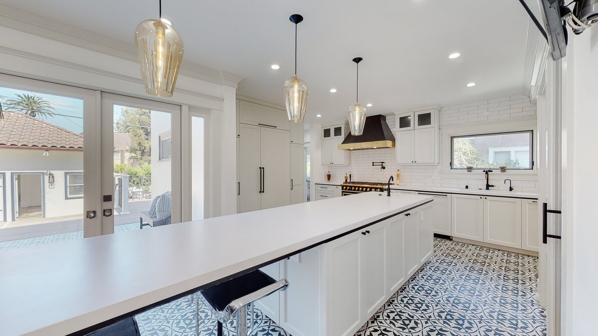 RemodelingA's tweet photo. This historical house #remodel in #LosAngeles is special and dear to our hearts. Stay tuned for more pictures to come. https://t.co/KH0zo4i1DX