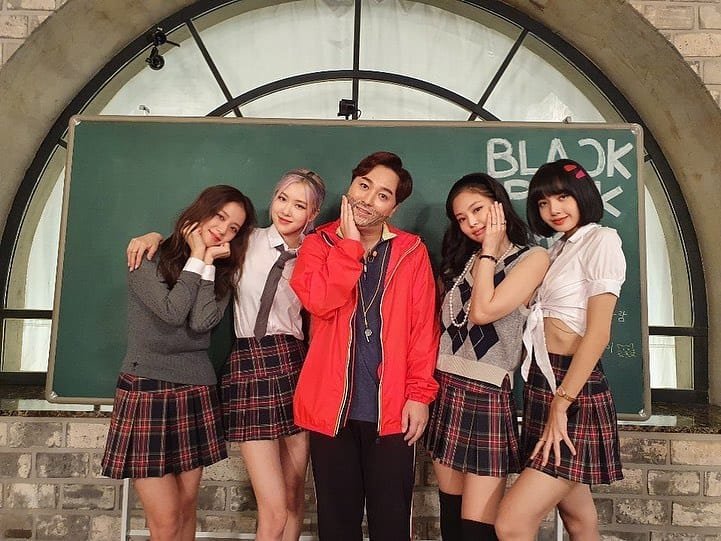 Sarablink9's tweet photo. #blackpink @BLACKPINK #blackpinkschool https://t.co/1wbVp8UEZV