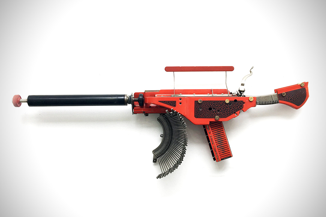 PageScreenplays's tweet image. Machine gun typewriter Friday! Blast out those last few pages!

#screenwriter #screenwriting #screenplay #screenplays #filmschool #writers #screenwriters #tvwriting #writerscommunity #filmcommunity #writing #writer #writersofinstagram #writenow