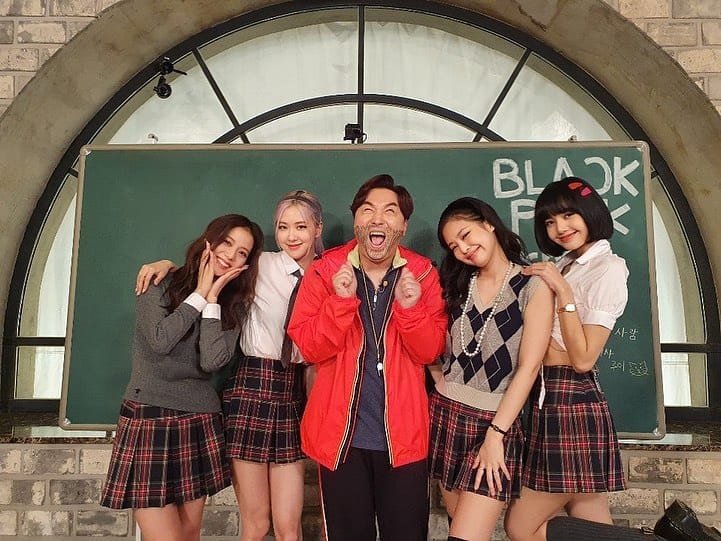 Sarablink9's tweet photo. #blackpink @BLACKPINK #blackpinkschool https://t.co/1wbVp8UEZV