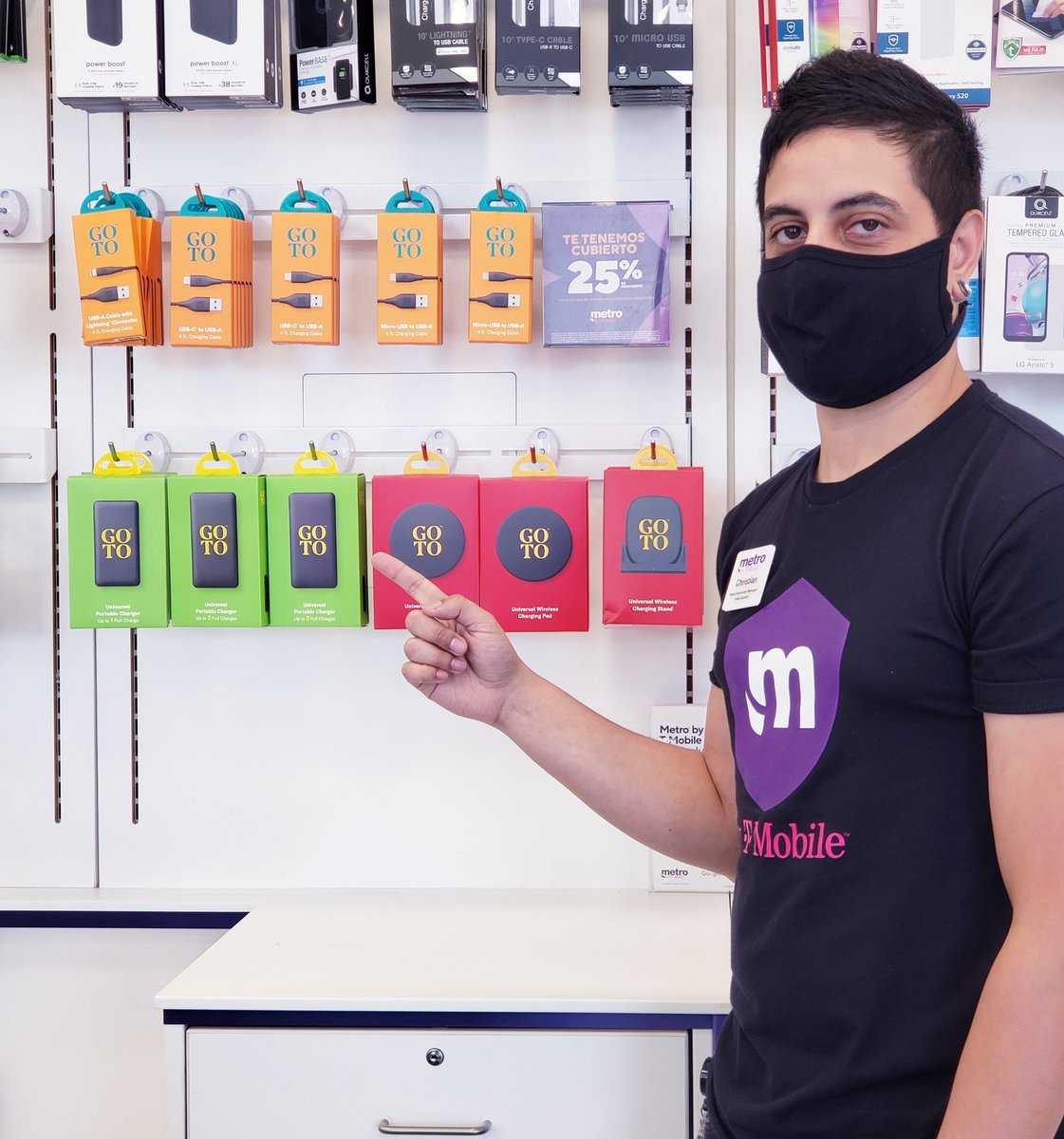 ChrisatMbT's tweet photo. New phones, New products! #tmobile #metrobytmobile #revvl @TMobile @MetroByTMobile https://t.co/v9cmXWD5nv