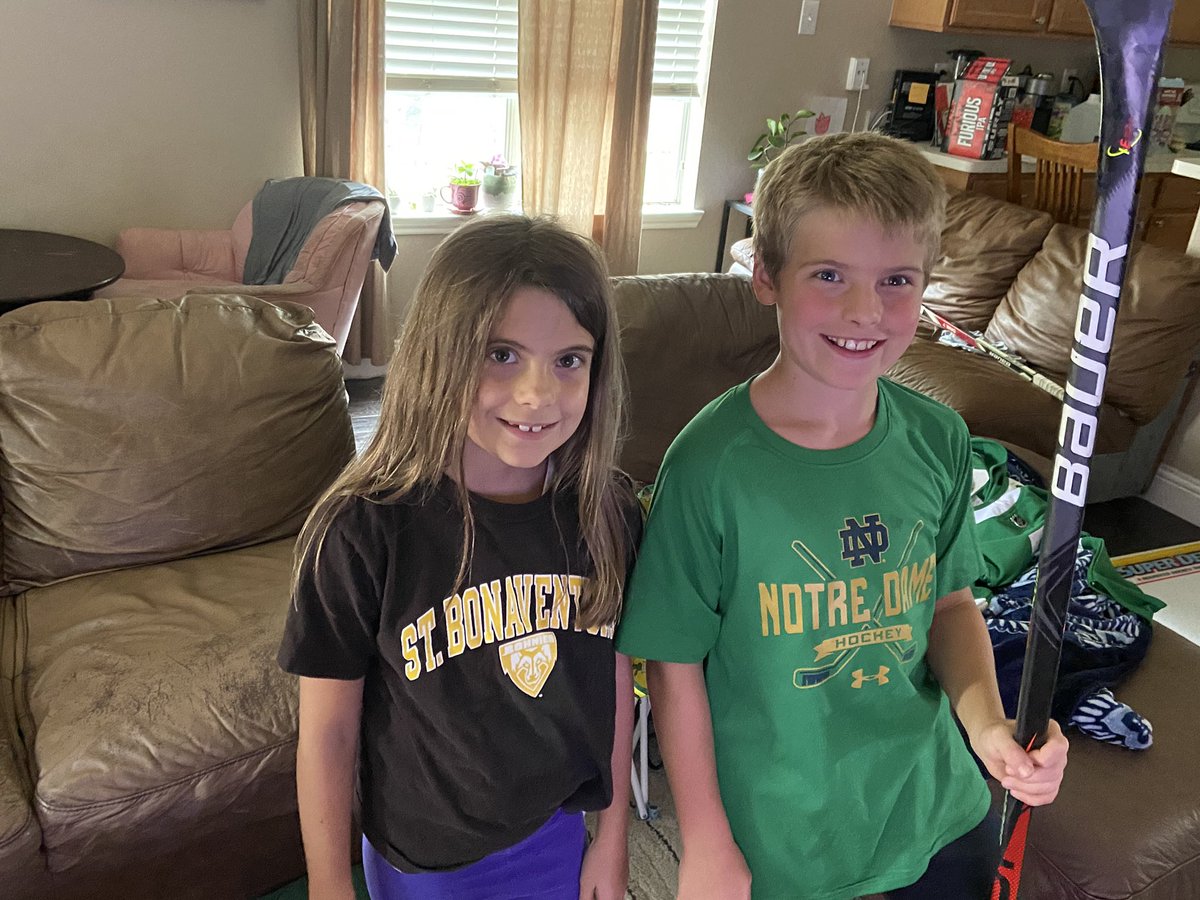 gillenmath's tweet photo. College Shirt Day remote style @mmendellAP #spurs https://t.co/e8t5Vqg9Jw