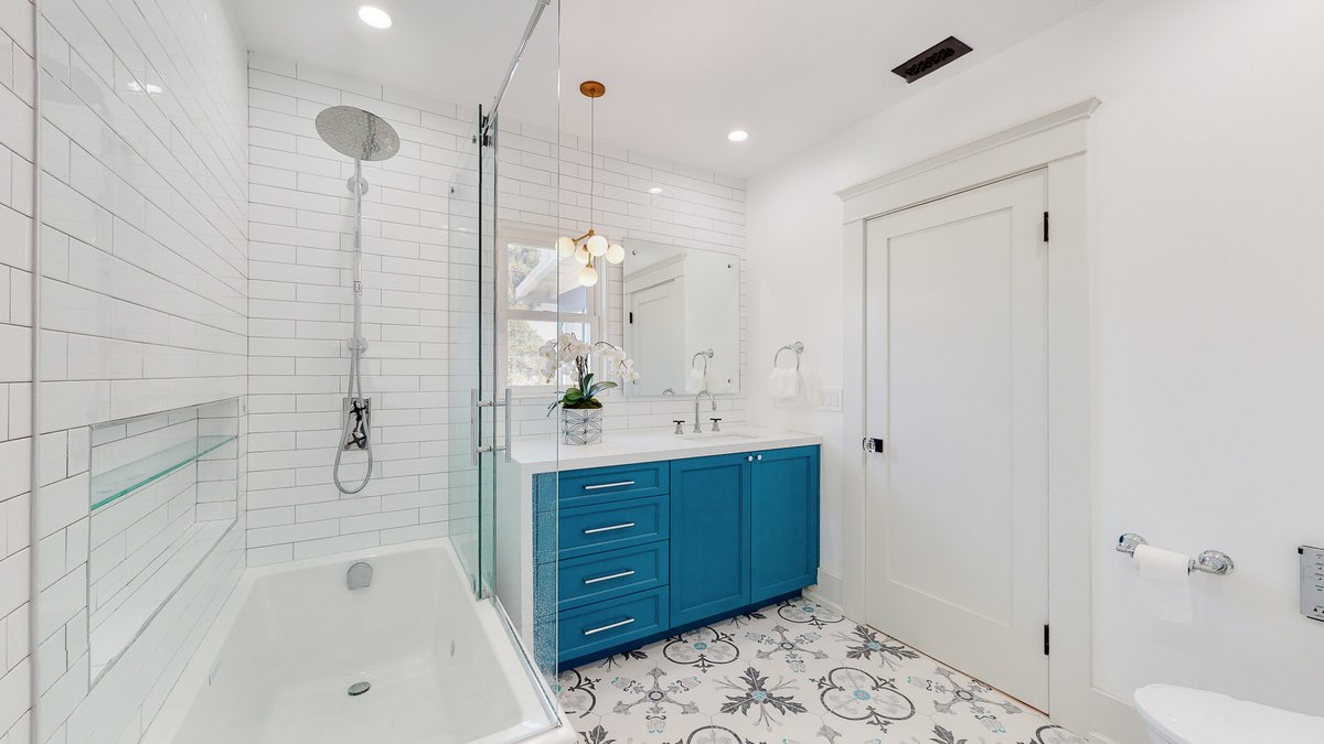 RemodelingA's tweet photo. This historical house #remodel in #LosAngeles is special and dear to our hearts. Stay tuned for more pictures to come. https://t.co/KH0zo4i1DX