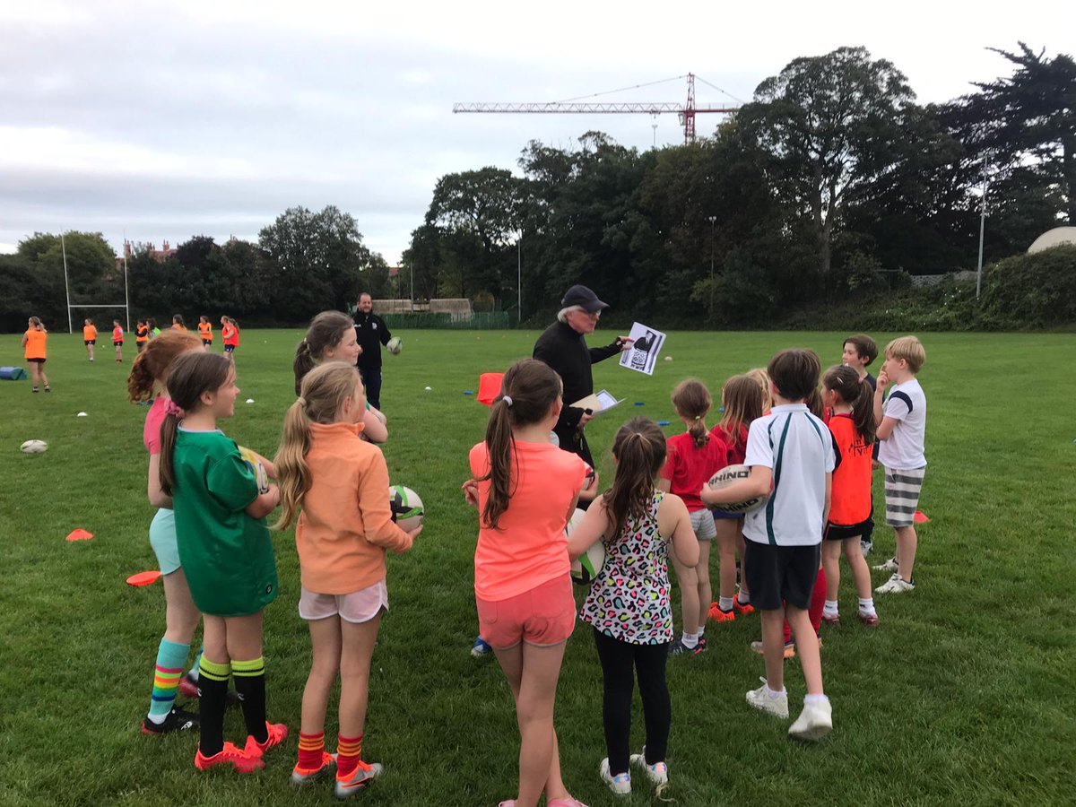 OldBelvoWomen's tweet photo. Great news! 📰
#GiveItATry finished this week but our youths are still in action🤸♀️
Get your kids down to Old Belvo on Tuesdays at 6.30PM for more skills, fun and rugby 🏉
📞 Niamh at 0876725017 or email belvoyouthgirls@gmail.com
#20x20 #CantSeeCantBe #NoProvingJustMoving https://t.co/EvUd0eb2vX