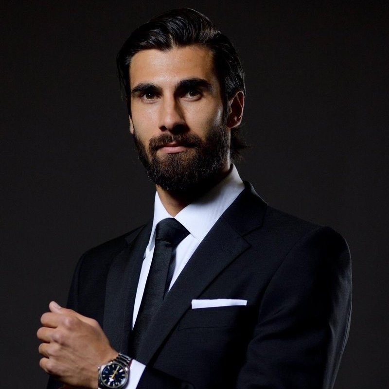 10. Andre Gomes - MID -EVE - 5.5m This Portugease stud muffin might not have had great returns in  #FPL but there isnt many returns for his calendar either.
