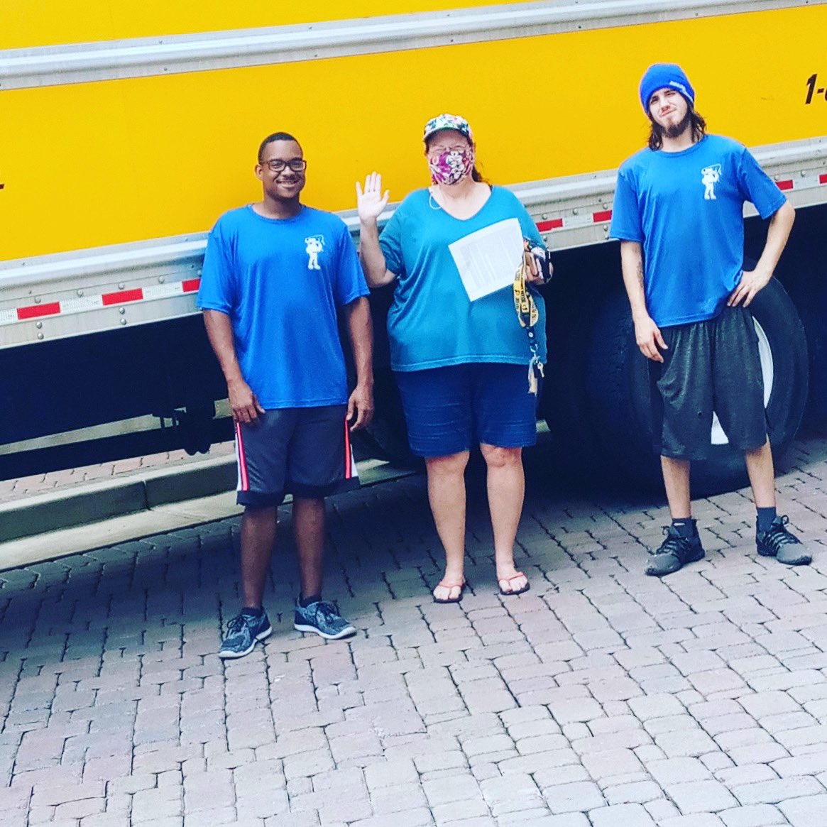 MovingNashville's tweet photo. Did you know that Master Movers will load and unload your rental?! #sunnyday #load #unload #greatrates https://t.co/D3EWZLnUen