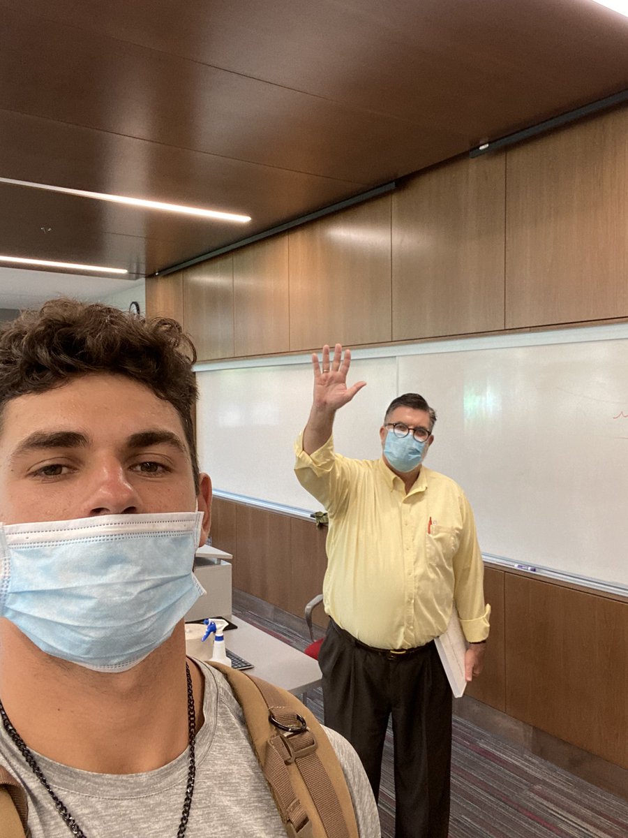 AndrewPaten's tweet photo. #PicsWithProfs #chafeel @NewmanJetsBSB https://t.co/Et09A52kzp