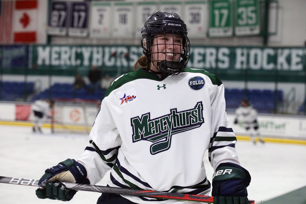 HurstWHockey's tweet photo. Happy #CollegeColorsDay! 💚💙 https://t.co/gOPD57Evwg